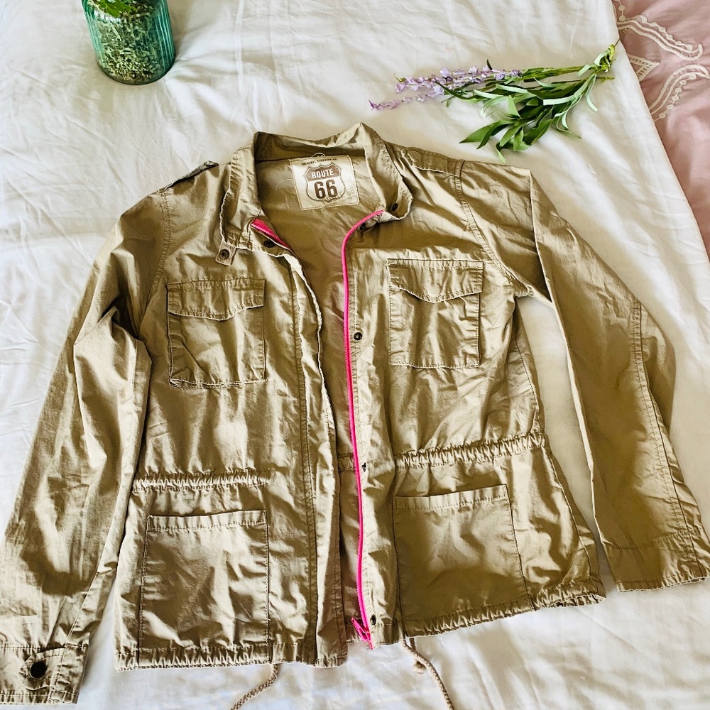 Beige & Pink light jacket - Size Small